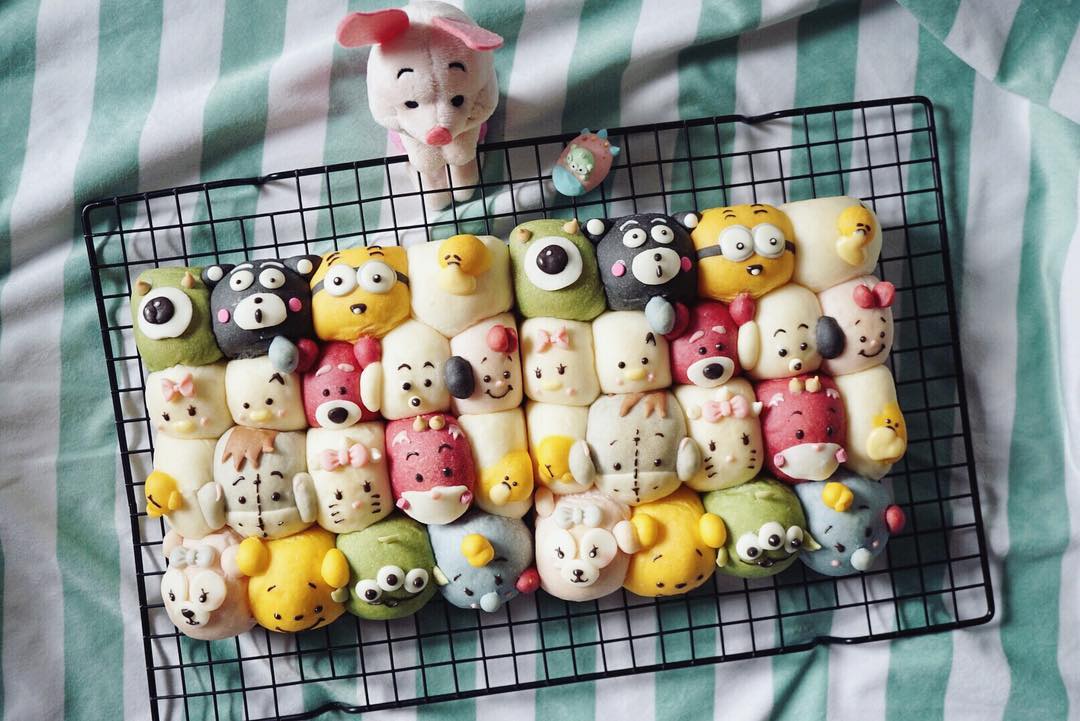 她用蛋糕，做了一个迪士尼亲友团