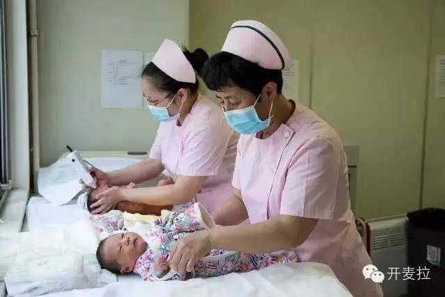 妇产科医生：当我伸手进宫腔，孩子很懂事地握了一下我的手