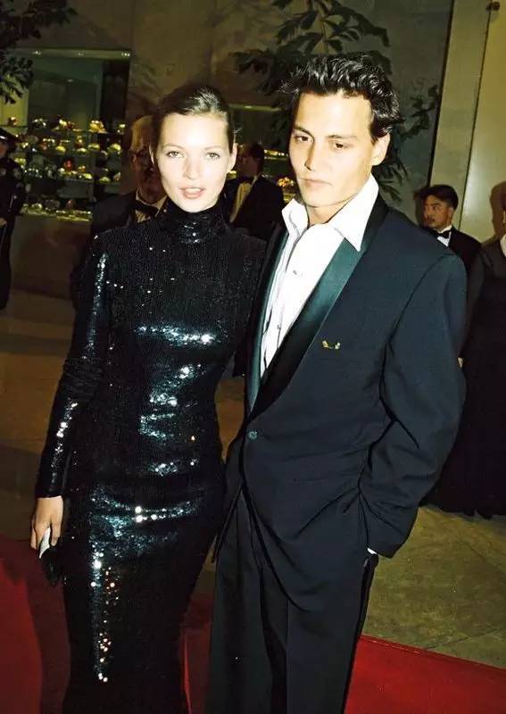 有哪些好看的小黑裙,小众又有设计感夏天必备小黑裙