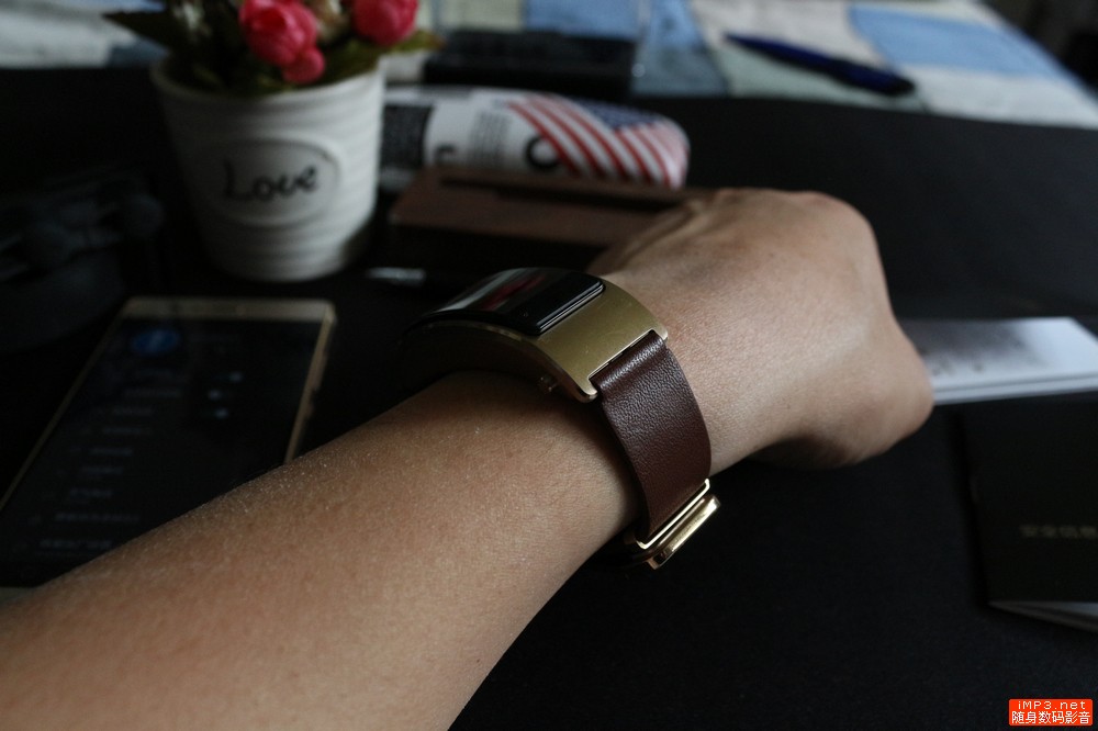 华为手环b3值得买吗,华为手环b3功能及价格
