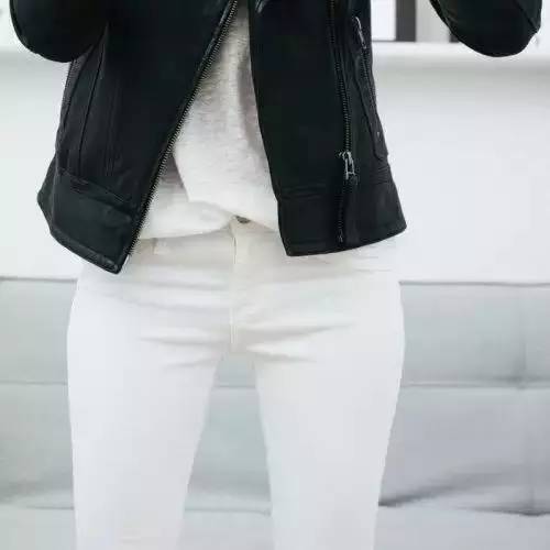 白色裤子显胖还是显瘦,白色裤子会显胖吗