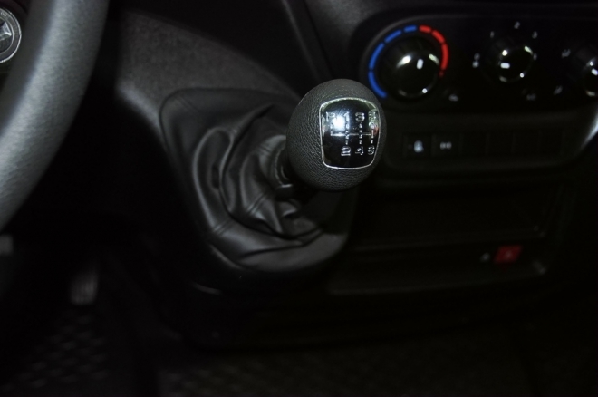 依维柯最新款轻客,依维柯轻客最新款