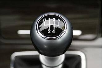 手动挡挂倒挡打齿解决办法,手动挡挂倒挡偶尔打齿有危害吗