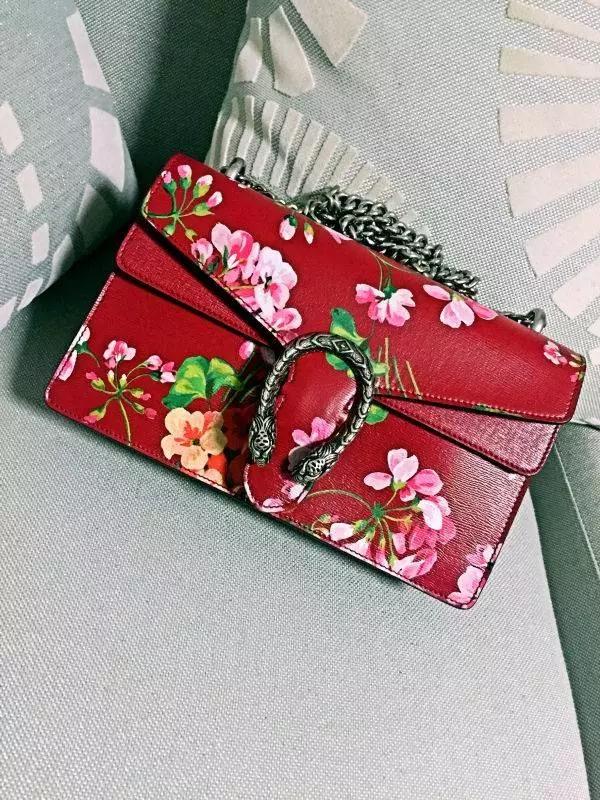 撞包也要背？这些热门包包受欢迎是有原因的