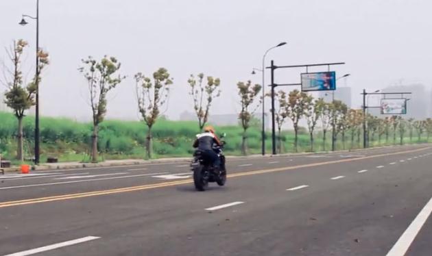 春风400呆子评测视频,20年春风nk400测评