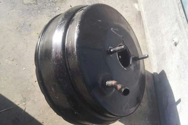 奔腾b70刹车软怎么回事,奔腾b70刹车盘维修