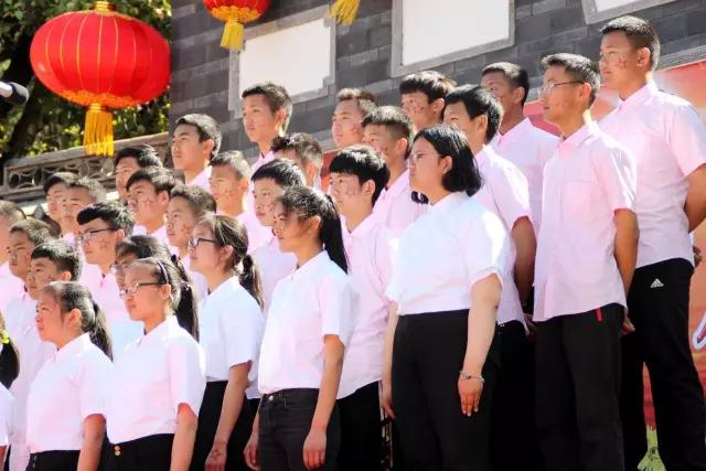 昨天，丽江这所学校激情四溢、尖叫连连，在干啥？