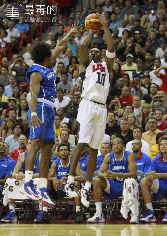 科比生涯球衣回顾,科比生涯最后一战球鞋