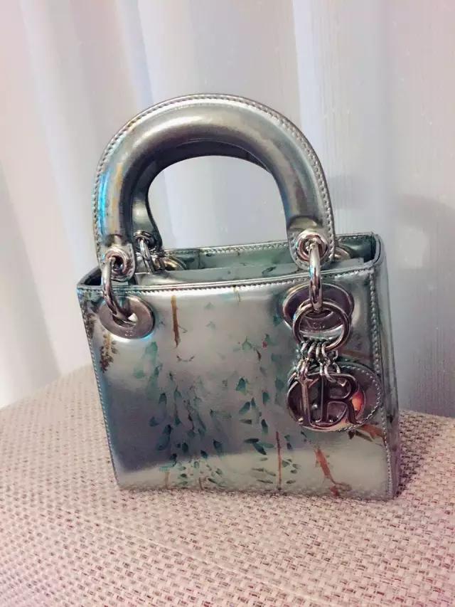 撞包也要背？这些热门包包受欢迎是有原因的