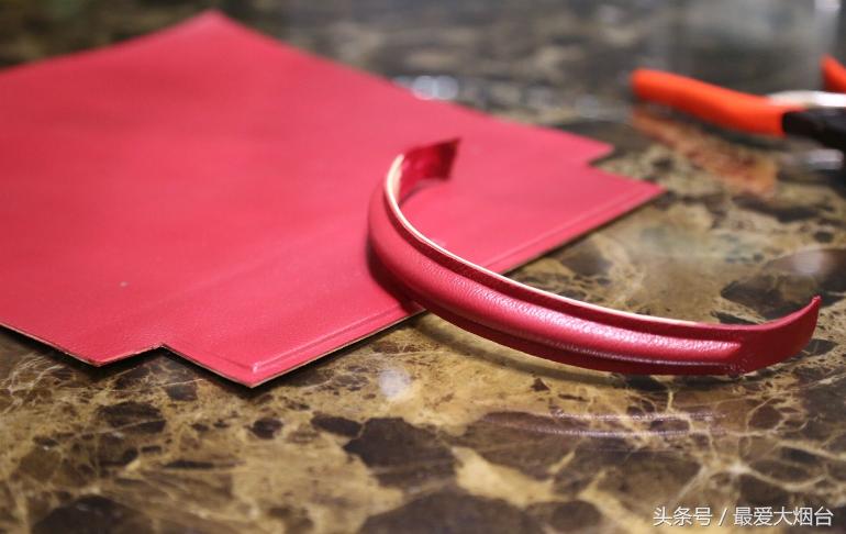 男子给老婆500个爱马仕,男子自制奢侈品送老婆