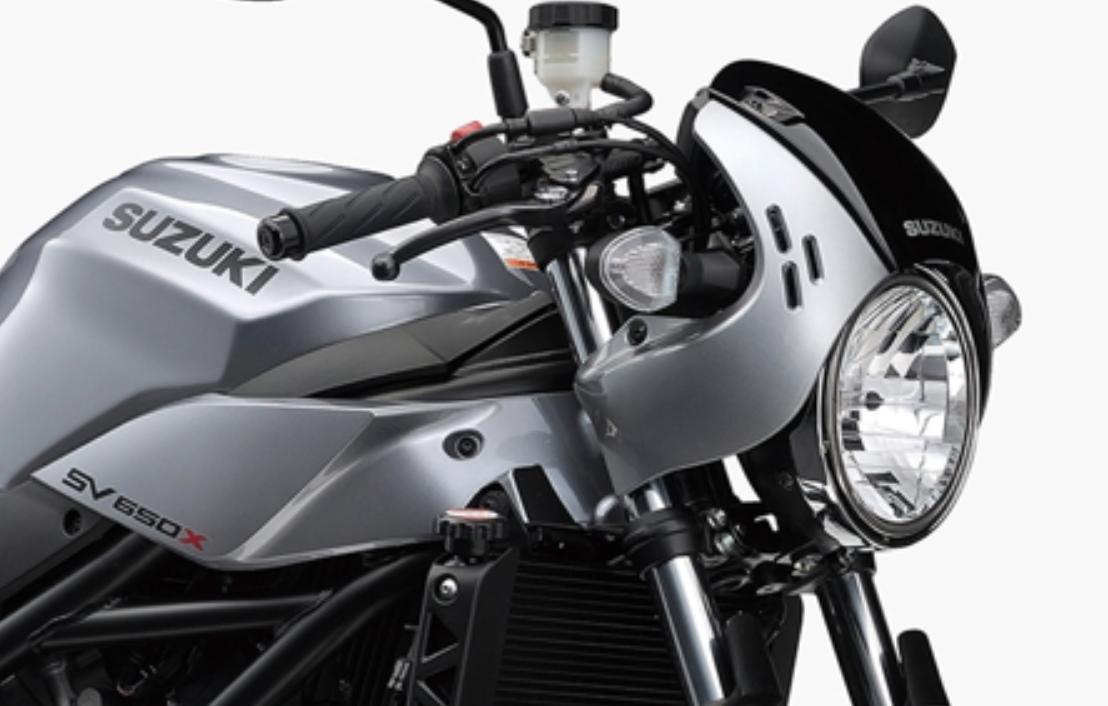 新古典派摩托车铃木SV650X