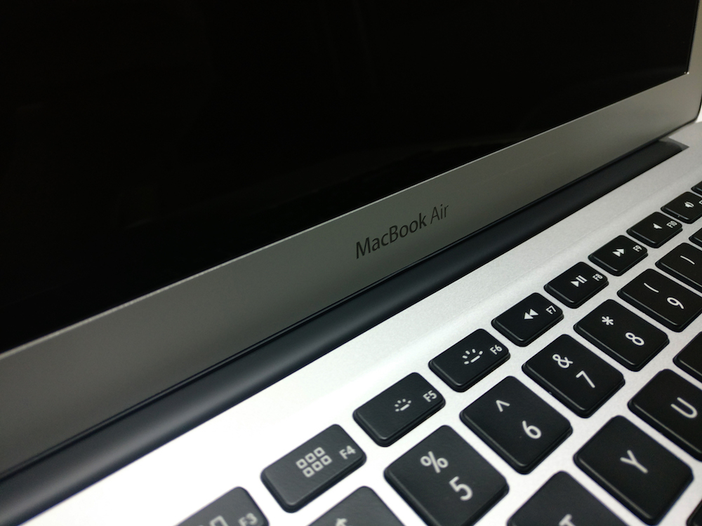 买macbookairm2还是20款prom1,买macbookair好还是imac