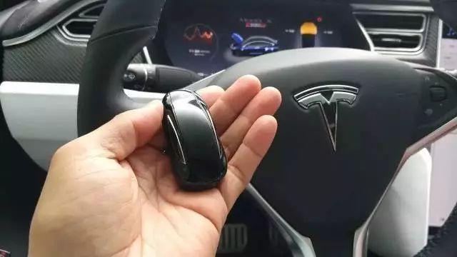 小孩可以骑的特斯拉车,特斯拉modelx100d六座使用感受