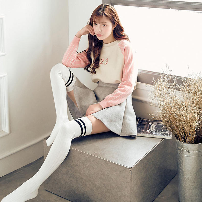 oversize卫衣加绒加厚,oversize卫衣搭配鲨鱼裤还是卫裤