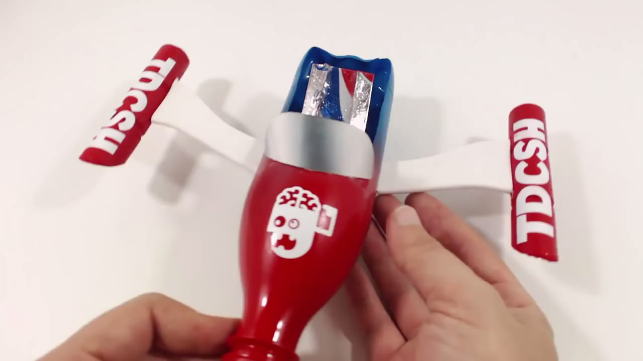 易拉罐和塑料瓶制作船,怎么把易拉罐改成遥控快艇