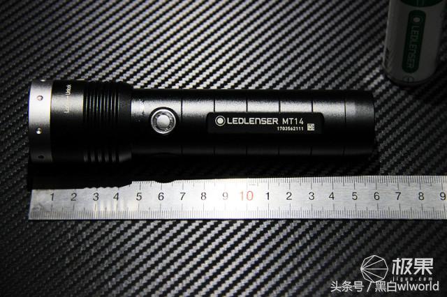 强光家用手电筒远射超亮,照明超远强光手电