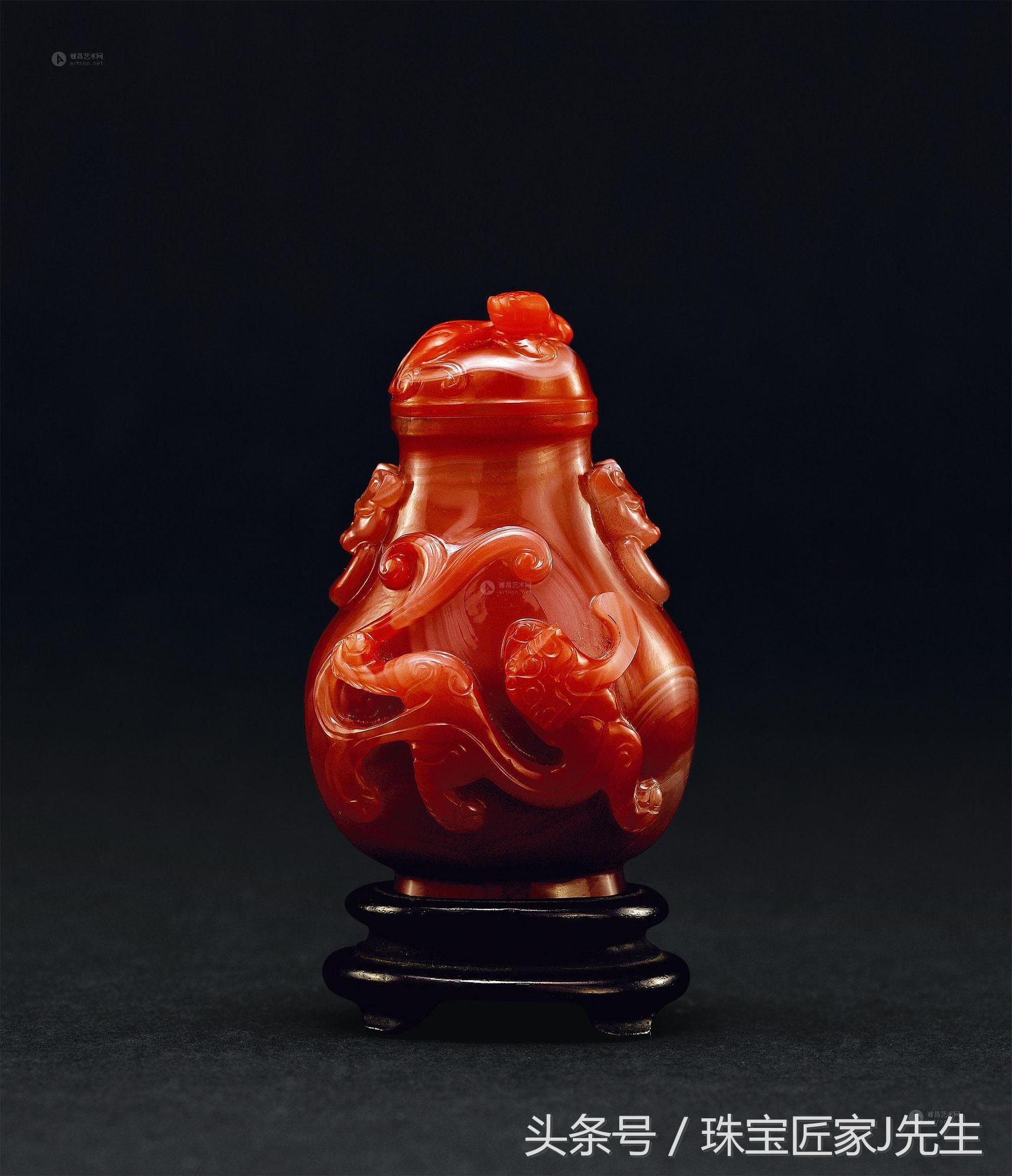 本命年戴蓝宝石还是红宝石,本命年适合戴什么宝石或水晶