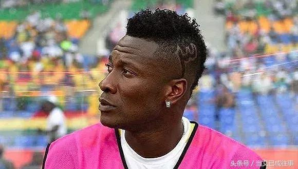 盘点足球运动员的奇葩发型,洗剪吹加个造型