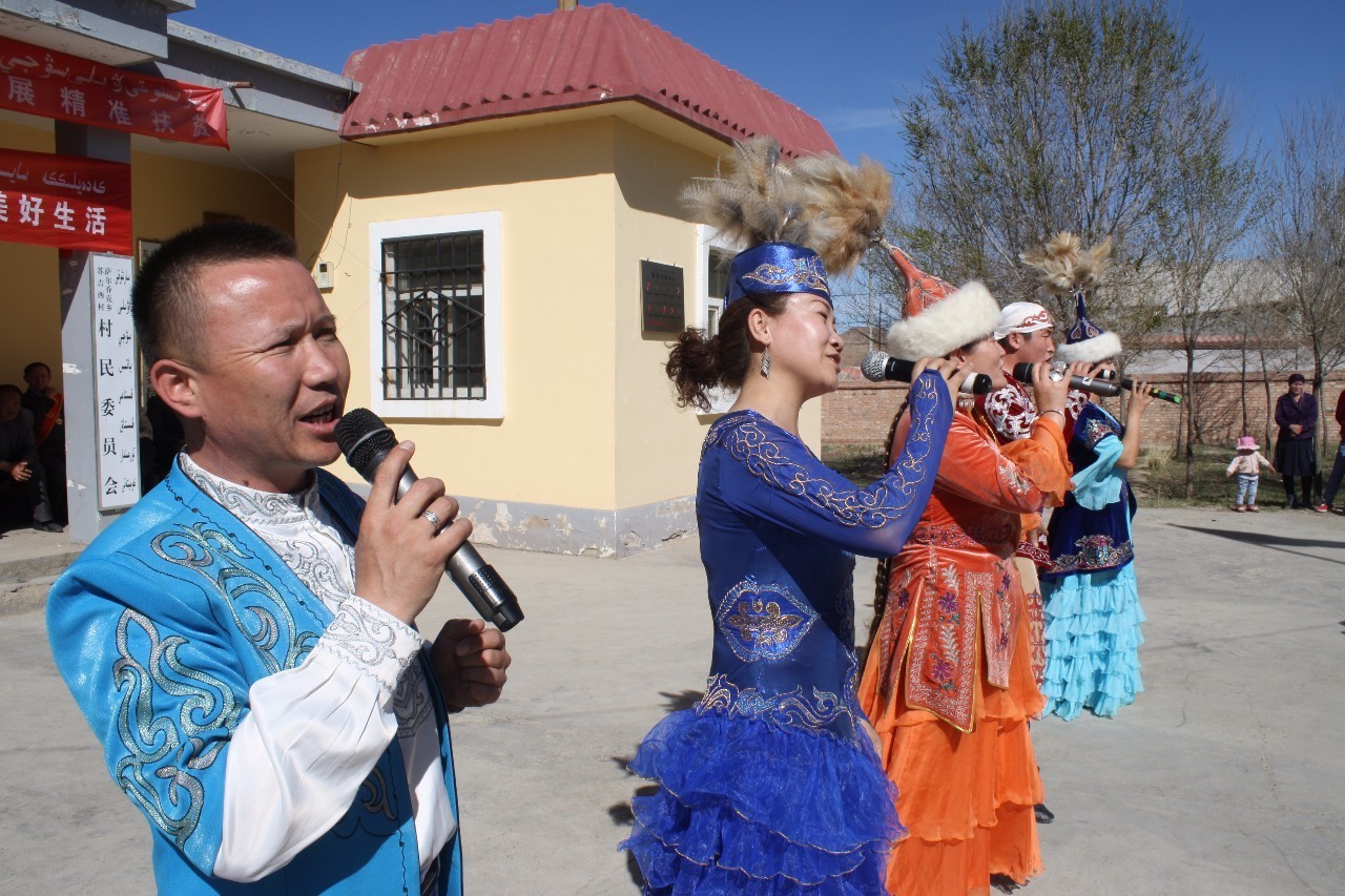决胜小康奋斗有我脱贫致富俱欢颜,脱贫致富奔小康