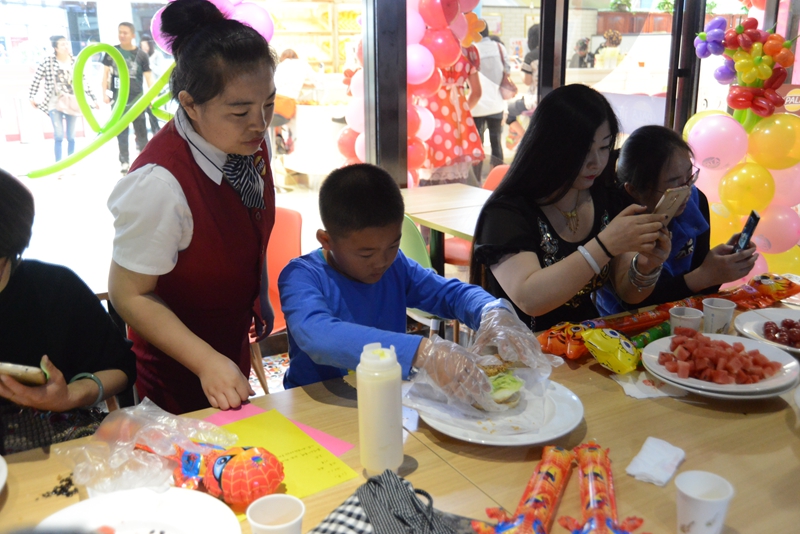 惊叹发生了什么？大人小孩都聚到了银川这家店！