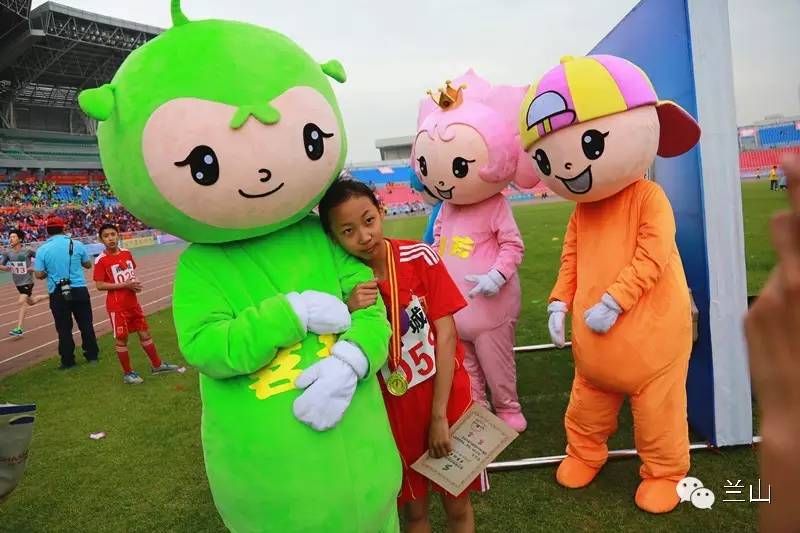 临沂商城实验学校万人足球节,临沂商城实验学校2016运动会