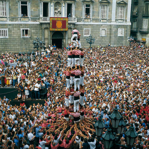 西班牙叠人塔起源,西班牙叠人塔完整视频