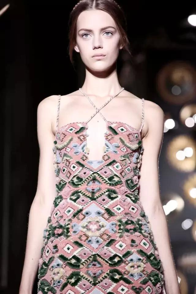 德国也有西施仙女，气质不输刘亦菲迪丽热巴！