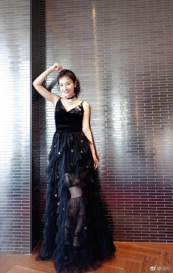 长脸型适合的中长发教程,修饰脸型发量少的中长发