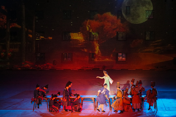 佳能ef70-200f4三代评测,佳能红圈ef100-3005.6