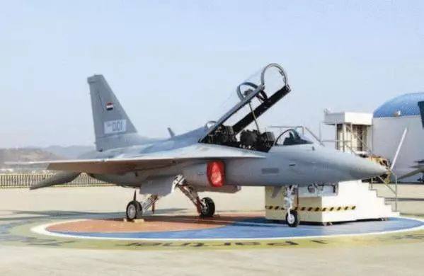 l-15椋炴満,鍥戒骇l-15a鎴樻満