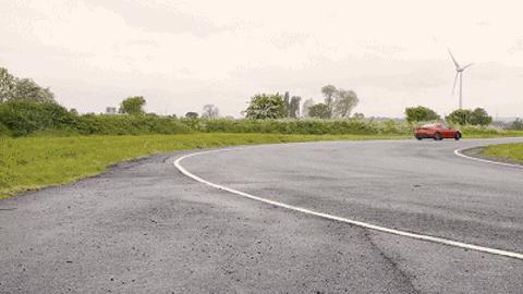 汽车怎样控制推头和甩尾,车辆推头和过度转向