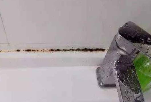 搞卫生有黑色玻璃胶怎么清理干净,厨房橱柜发霉怎么处理玻璃胶发黑