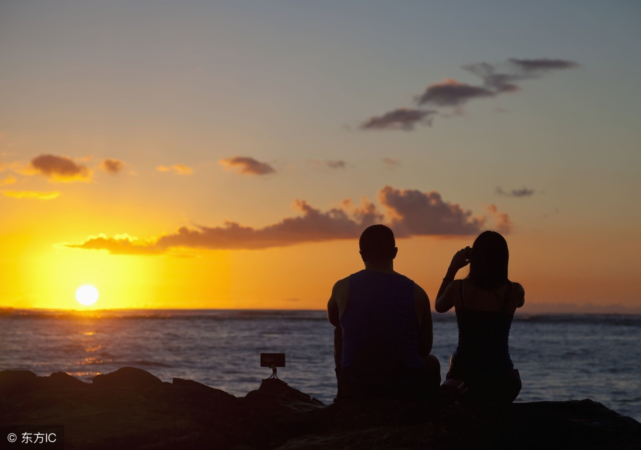 夫妻之间不信任对方是什么心态,夫妻之间最忌讳的就是不信任