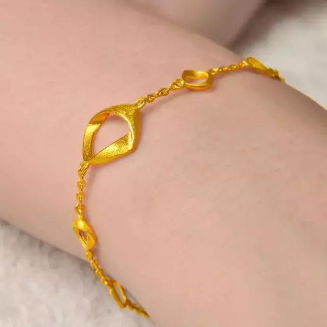 爸妈结婚纪念日送什么礼物好 (父母礼物实用型推荐)