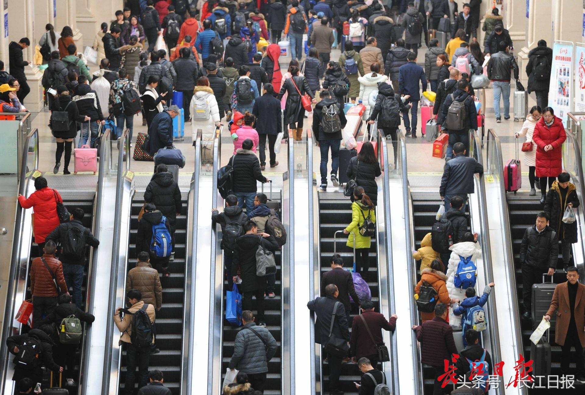 武汉杨泗港双层公路悬索大桥,武汉第一座斜拉桥