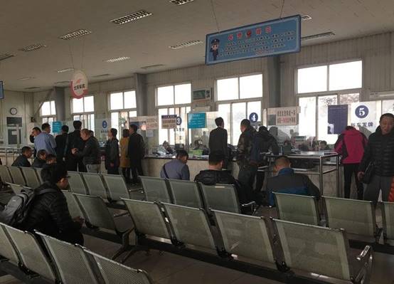 在4s店买车可以自己上牌吗,买车后在4s店上牌有哪些利弊