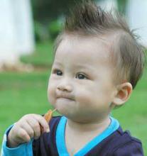 11个月的孩子误吞塑料有危险吗,一个月小孩误吞塑料薄片