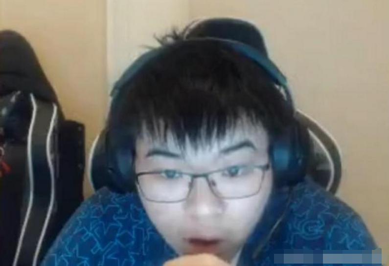 小智模拟20发AK灭队，仅用8发就干掉3人，最后还特地这样声明