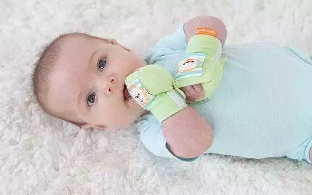 宝宝湿疹用药有讲究！反复发作怎么办？教你八招轻松搞定