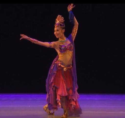 胡旋舞经典视频,胡旋舞有固定动作吗