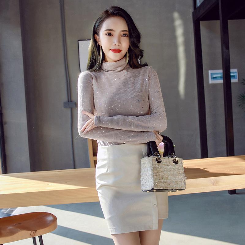 一眼就喜欢的打底衫，冬季打底黑色的款式还不容易过时