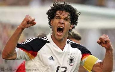 天下足球最催人泪下的文案,天下足球催泪文案大罗