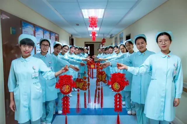 今天，小编带您去转转，看看北医三院里的年味儿