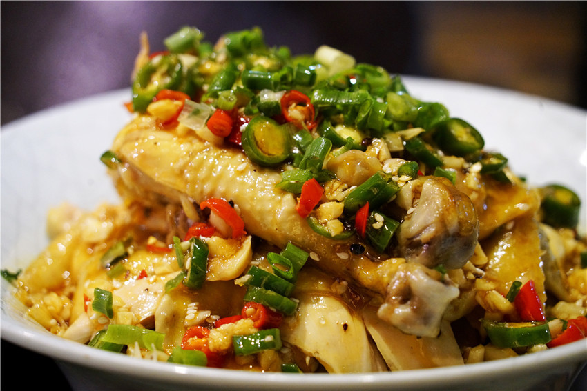 开封特色小吃桶子鸡,开封著名的小吃一条街在哪里