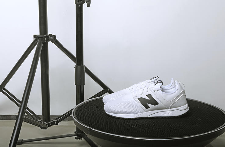 攒半年生活费买到假鞋,攒了两个月的钱买鞋子