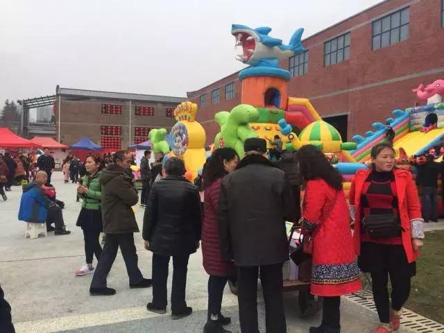 大年初一都匀哪里热闹,大年初一的现状