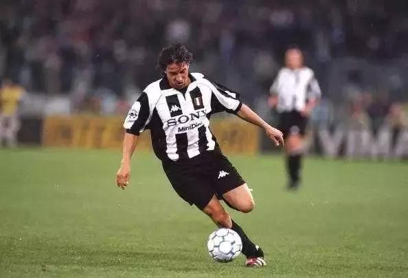 天下足球最催人泪下的文案,天下足球催泪文案大罗