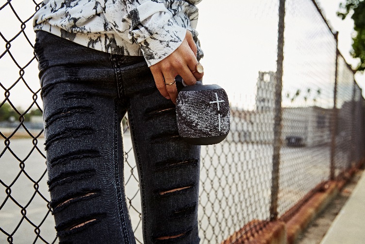 罗技ue推出新款无线音箱blast,罗技ue蓝牙音箱怎么连手机