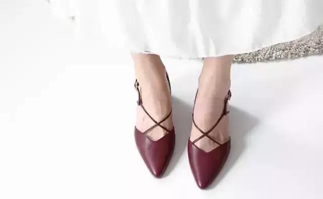 新手如何选择适合自己的高跟鞋,如何选择适合自己的高跟鞋的高度