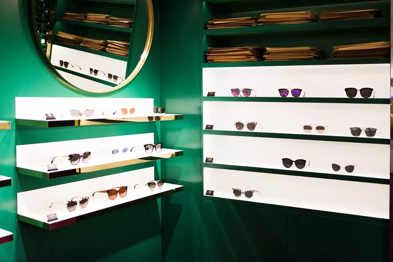 韩国比较火的墨镜,韩国超火的墨镜